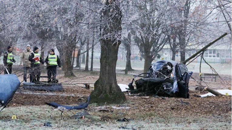 Teško ozlijeđena djevojka iz BMW-a je na respiratoru